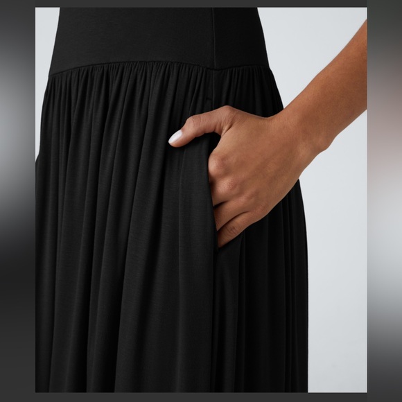 Ribbed Tube Backless Ruched Side Pocket Flowy Maxi Casual Dress - Picture 4 of 5